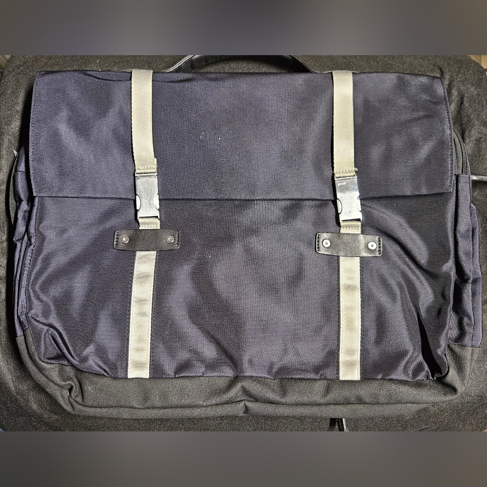 PORSCHE DESIGN LUGGAGE P2000 MESSENGER BAG NAVY